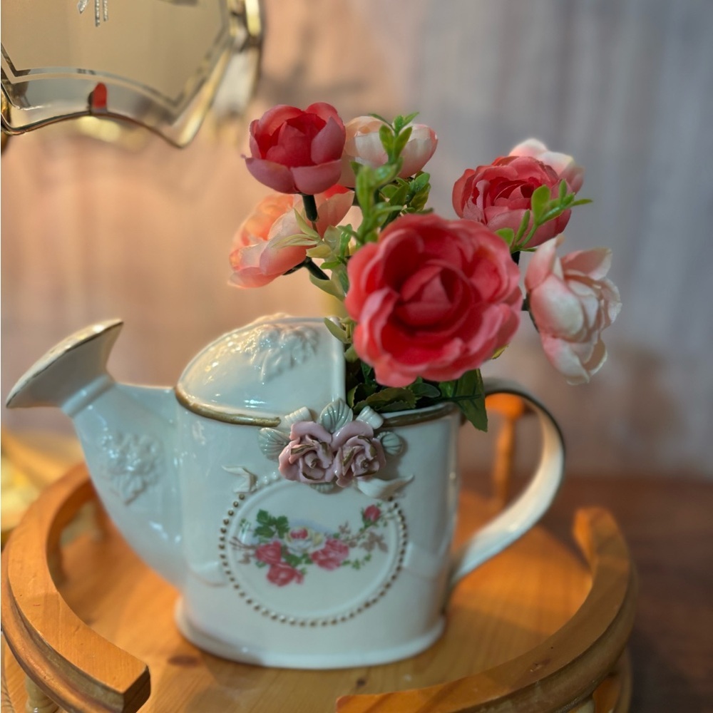 Vintage Elegant Ceramic Watering Can Vase with Floral Pink Roses